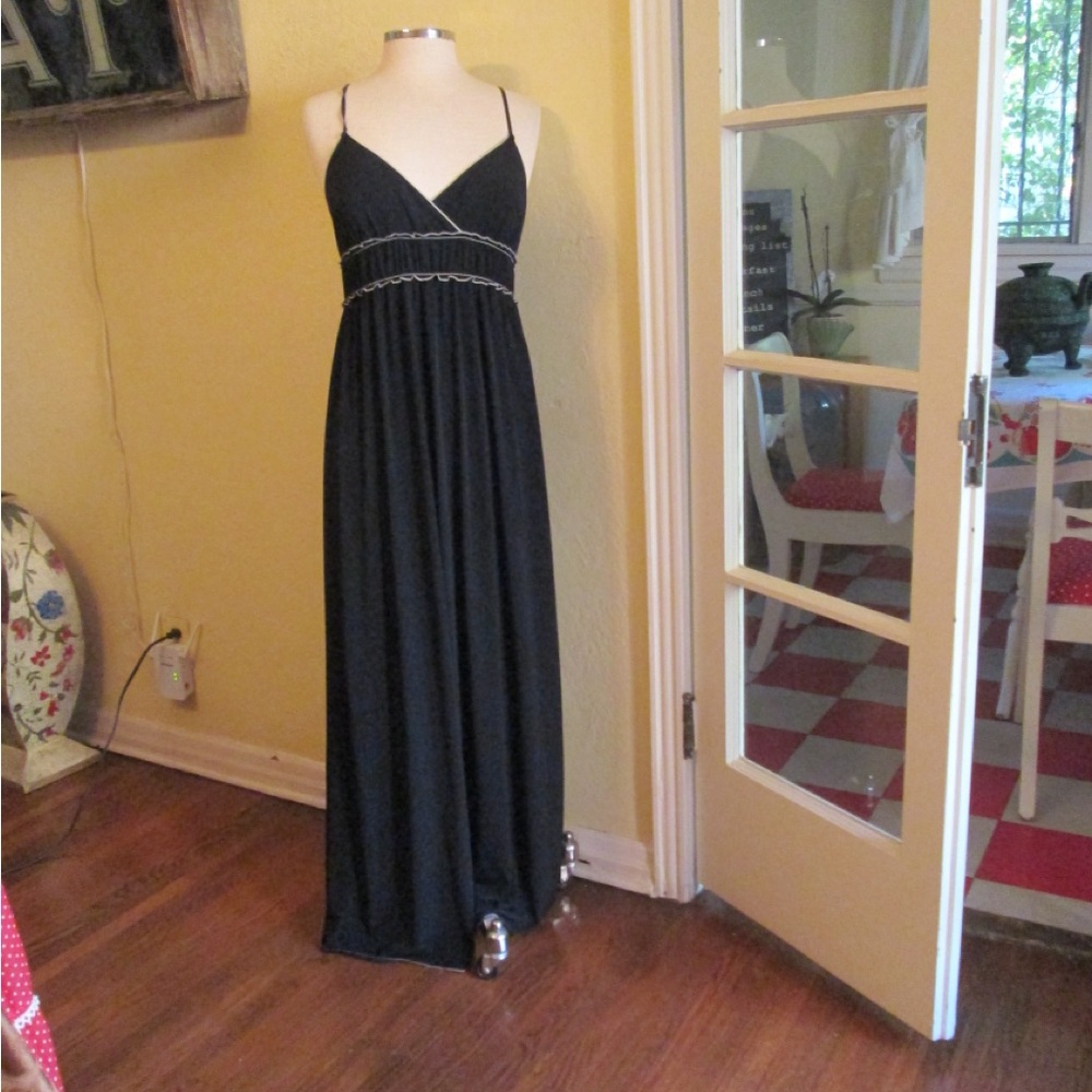 Max Studio Black Sleeveless Gown for Prom